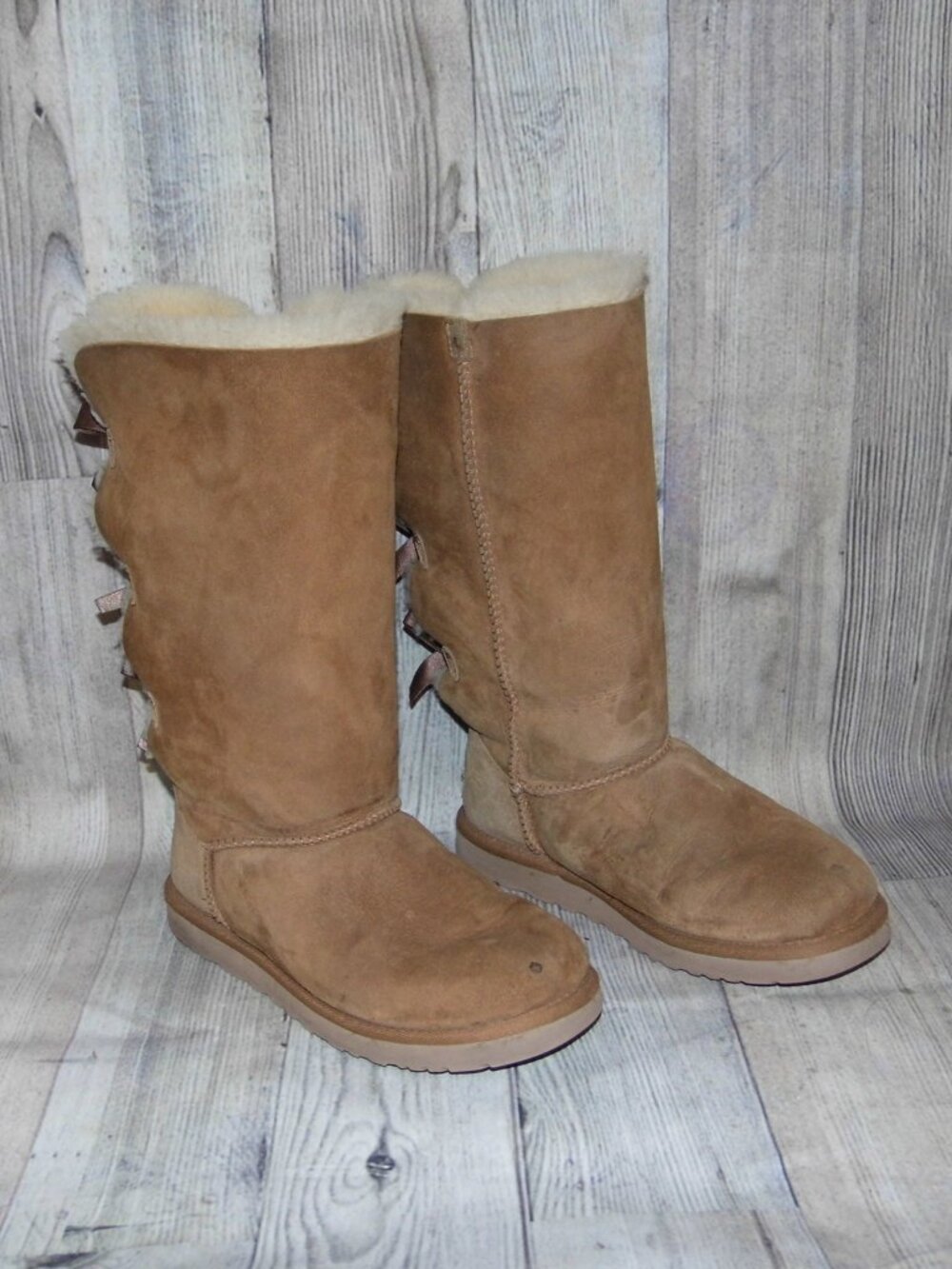 UGG Bailey Bow Tall II Chestnut Suede/Sheepskin Boots Womens Size 8